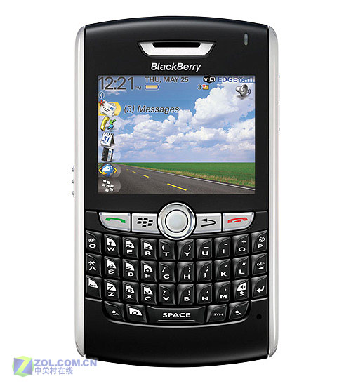 32GB�洢�ռ��ݮ˫ģ���ܻ�8820�ع�