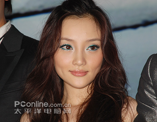 圣依李小璐艳光四射!MOTO发布会众明星图选