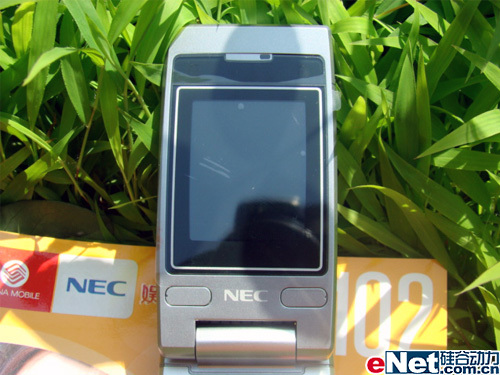 性价比出众NEC低端翻盖N5102卖499元