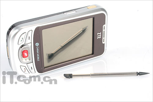 轻松掌控股海乾坤 中兴E700炒股蓝皮书_手机