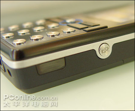 淘汰DV 索爱K818专业拍照手机卖2450元_手机