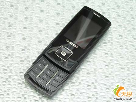 外感应唱主角?三星滑盖E908小降至1K3元_手机