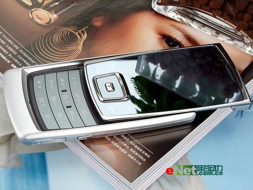 499到8450元!变形金钢手机献给80一代_手机