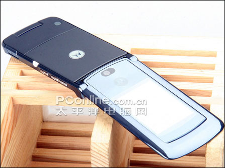 智能旗舰!摩托罗拉V8欲破3000元关_手机