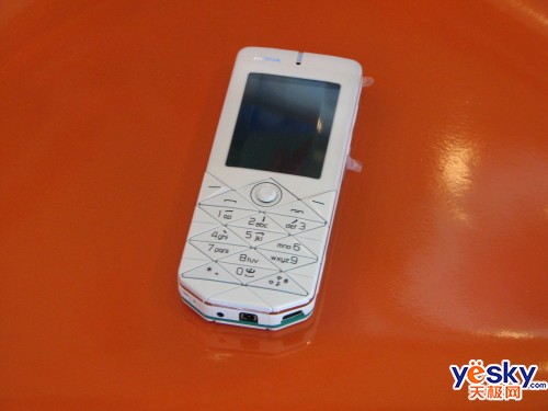 ������Ը߹�ŵ���ǰ�ɫ��7500���µ���