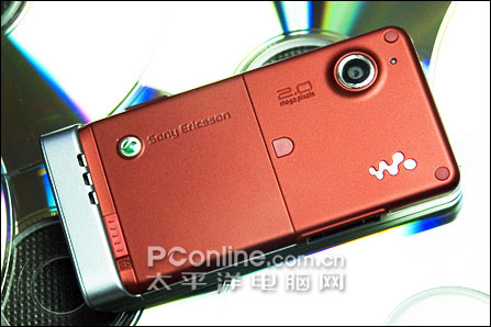 索爱最薄滑盖音乐机w910很诱人