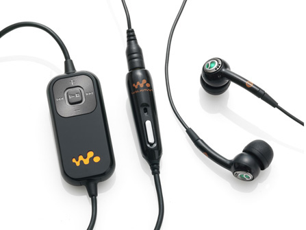 1G卡+音乐线控耳机!索爱M600超值搭配不足1