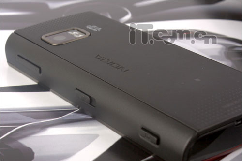 32GB容量 诺基亚压轴音乐作X6评测