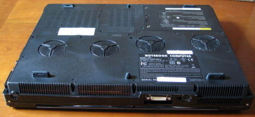 SLI顶级游戏巨兽 Sager NP9260完全评测(6)_笔