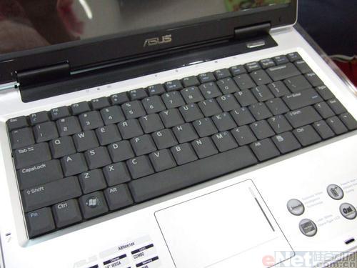 采用高频酷睿双核!新华硕A8HE上市_笔记本