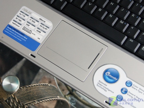 14宽屏配8400独显 华硕A8新迅驰本首测(2)