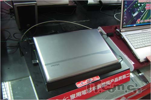 ����1G�ڴ溣��W18˫�˱�Я����5699