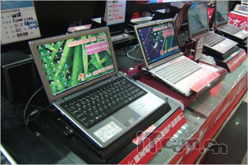 ����1G�ڴ溣��W18˫�˱�Я����5699