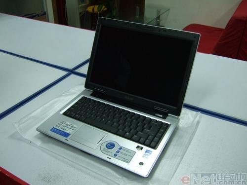 华硕A8S笔记本狂降3000元 现仅9900元_笔记