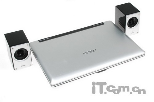 魔兽荣誉战斗机 华硕迅驰四A8Sc评测_笔记本