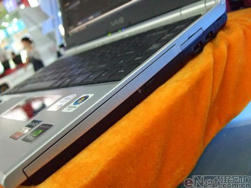 游戏玩爽办公还不热 索尼SZ422热卖万元_笔记本