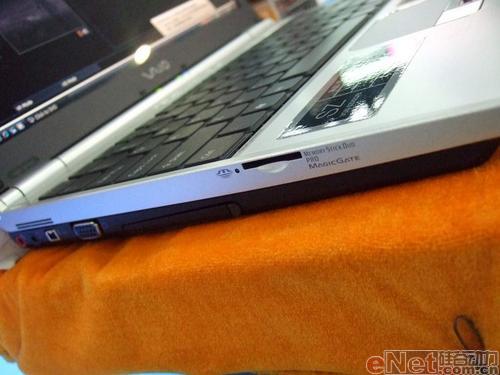 游戏玩爽办公还不热 索尼SZ422热卖万元_笔记本