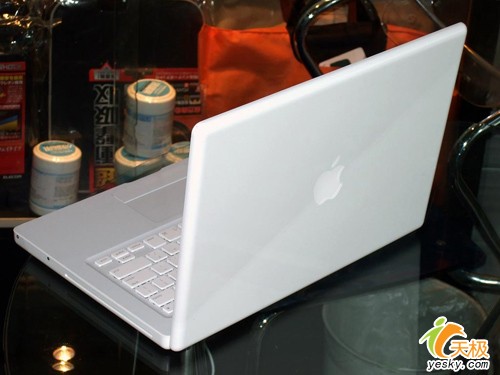 macbook 990