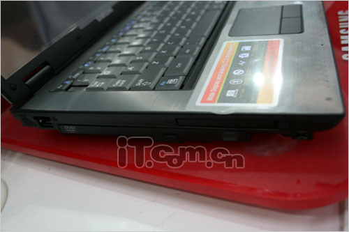 诱人的深蓝色三星彩色本Q70再惠300