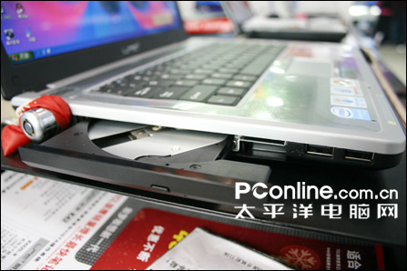 送笔记本彩贴,TCL低端本本K42卖4699元_笔记本