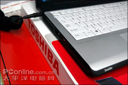 东芝笔记本SatelliteL202报5799元