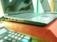 送底座耳麦清洁套装 华硕F5N促销5000_笔记本