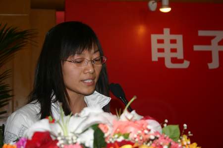 图文:诚信交友服务联盟网友代表发言_滚动新闻
