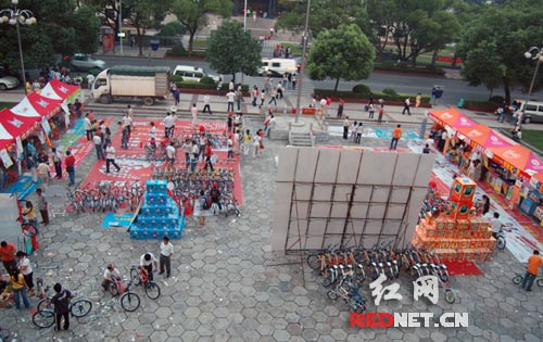 移动联通长沙单车大战 大一新生充值送山地车