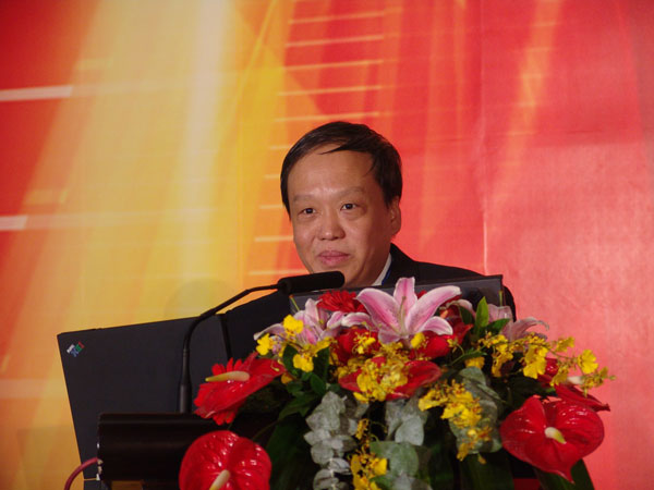 图文:信产部科学技术司司长闻库主题演讲_通讯