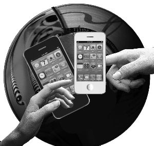 尼彩手机外观与iPhone 4近似,但是不少用户都投诉称其质量问题严重。 (资料图片)