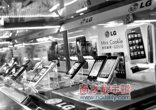 运营商们为争抢3G客户,推出了各种购机优惠