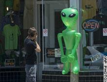 ����UFO֮��̽�أ���Ϸ���鱻�����˰��(ͼ)