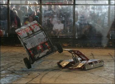 机器人参加运动会展示十八般武艺(图)