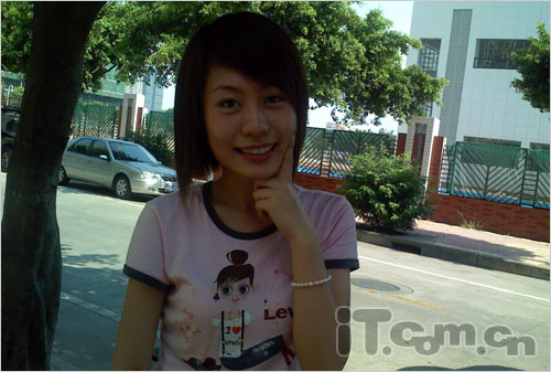 夏日激情 苹果iPhone与两位美女试玩_手机