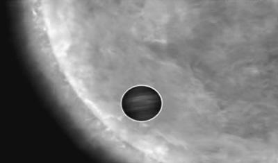 人类发现宇宙最大行星 直径为地球20倍