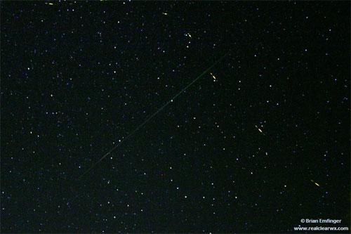 ͼ�ģ�8��7����������ɫ�ݳ��ֵ�Ӣ��������