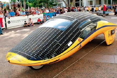 3000公里赛程全靠太阳能驱动_科学探索