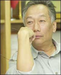 郭台铭鸿海集团gdp_富士康1名男性员工11日夜间坠楼身亡(3)