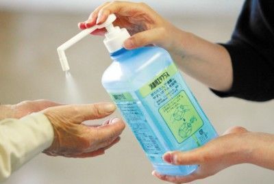随着卫生意识的加强,“干净”二字被家长提到无以复加的高度。 随着卫生意识的加强,“干净”二字被家长提到无以复加的高度。
