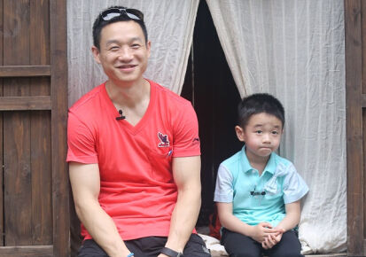 图 杨威和儿子杨阳洋 图 杨威和儿子杨阳洋