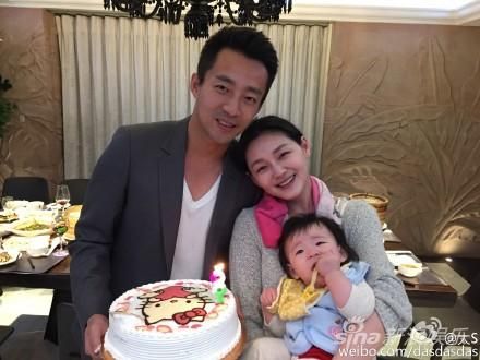 大S一家三口幸福合影 大S一家三口幸福合影