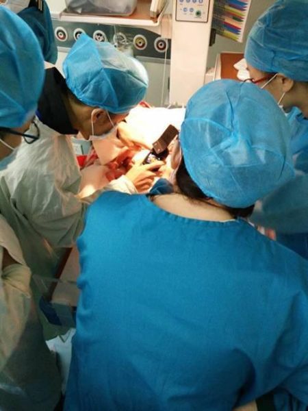 15岁孩产子后竹签刺遍孩全身 15岁孩产子后竹签刺遍孩全身