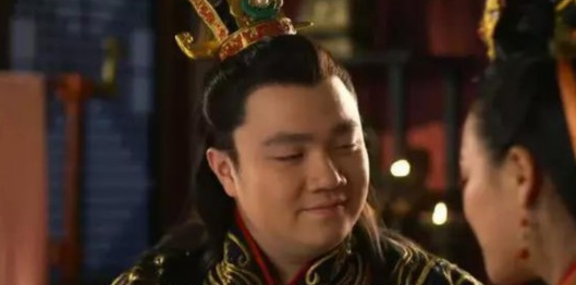 剧中嬴荡被批又胖又丑 剧中嬴荡被批又胖又丑