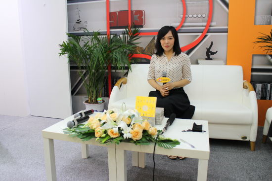 访谈实录:暌违十年 张悦然谈新作《茧》_新浪读书_新浪网