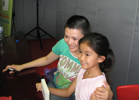 编剧史航:桑格格的《小时候》像薄薄的生鱼片_读书频道