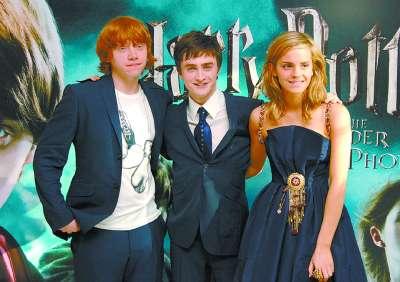 哈5伦敦首映 罗琳与丈夫现身助兴(图)