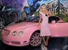 视频：实拍名媛希尔顿爱车 粉红欧陆GT