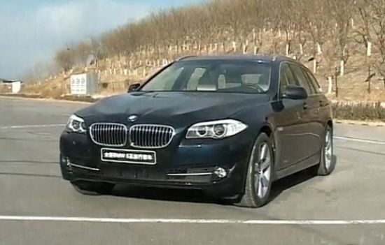 视频：新浪汽车年度车测试之宝马5系旅行版