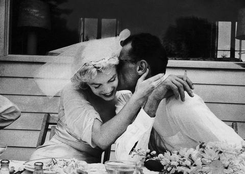 梦露为什么一丝不挂地死去?(2)_世纪未解之谜