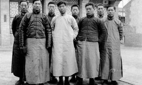 穿长衫才有民国文人范儿